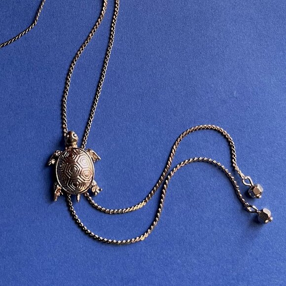 Avon Jewelry - Adorable Turtle Lariat Necklace (Avon)